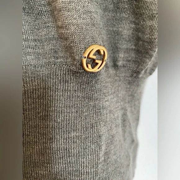Gucci cashmere, silk and wool cardigan with gold designer buttons and gold logo. - Picture 6 of 16